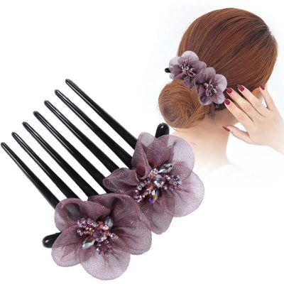 Elegant Mother  Flower Inserted Hairpin Curly Hair Combed Into An Antiskid Hair Comb