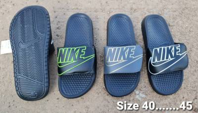(สินค้าพร้อมส่ง) SIZE.40-45 EU รองเท้าแตะ มี 3 สี รองเท้าแตะแฟชั่น รองเท้าแตะลำลองผู้ใหญ่ รองเท้าแตะผู้ชาย น้ำหนักเบา ใส่สบาย [SDT015]