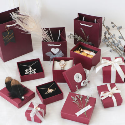 กล่องของขวัญ Wine Set กล่องสำเร็จรูป กล่องเปล่า กล่องกระดาษแข็งอย่างดี ใส่แหวนนาฬิกา กำไลข้อมือ Gift Boxes