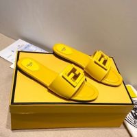 High quality 2023Fendiˉflat bottom drag yellow go out fashion slippers female 40 flat sandal