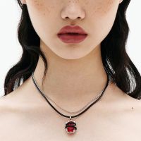 Westwood Vivian Gangren designer spring and summer clavicle chain pink gem niche new color contrast stitching necklace