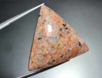 หินหลังเบี้ย แจสเปอร์ (๋Jasper) " หินแห่งความกล้าหาญ" ทรง triangle  น้ำหนัก 44.65 ct. ขนาด 30.6*9.4*26.8 mm.  หินลายธรรมชาติ หินแท้ 100% เนื้อดี ราคาถูก