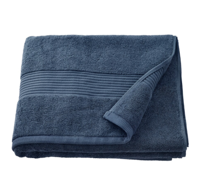 Bath towel size 70x140 cm.