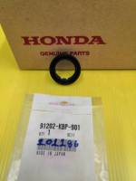 ซีลข้อเหวี่ยงแดช LS ข้างซ้าย แท้เบิกศูนย์HONDA ส่งฟรี 91202-KBP-901