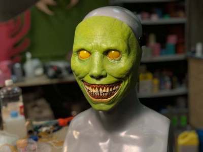 2021 Halloween Horror Mask Independence Station New Cos Exorcist Smile White Face Eye Demon