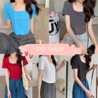 DD SHOPพร้อมส่ง 8K45 เสื้อครอปไหมพรม แขนสั้น ผ้าร่องดีเทลปักตัวอักษรเท่ๆ ผ้านิ่ม