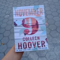 9 พฤศจิกายน โดย: Colleen Hoover