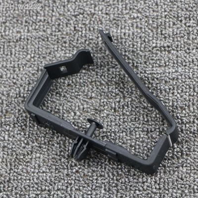 30721387 Emergency Warning Triangle Mount Bracket Holder Support Fixed Buckle For Volvo S40 V50 S60 V60 V70 S80 XC60 XC70 04-18