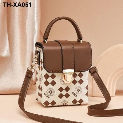 [Chloes] female 2023 new fashionable joker mobile mini of ladle printed one shoulder his