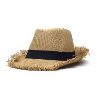 【 Cw】หมวกชายหาดที่เรียบง่ายผู้ชายฤดูร้อนปานามาหมวกสบายๆ Trilby Fedora หมวกชายหมวกฟางป้องกันรังสียูวีปีกกว้างหมวกปีกกว้าง