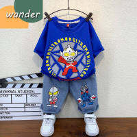 Wander ชุดเด็กผู้ชาย ชุดสูทสองชิ้นแขนสั้นเด็กชาย รูปแบบการ์ตูนอัลท์แมน เสื้อยืดผ้าฝ้ายแท้ + กางเกงยีนส์ขาสั้น2369