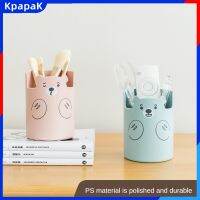 KpapaK 2ชิ้นกล่องเครื่องเขียนลายหมีน่ารักกล่องใส่ปากกาลายการ์ตูนที่จับโทรศัพท์มือถือกล่องเก็บเดสก์ทอปพลาสติกทรงกลมอุปกรณ์สำนักงานนักเรียนครู