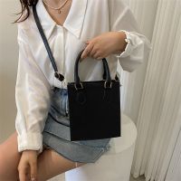 [COD] 2022 New Korean Messenger Texture Handbag Fashion Commuter Hand Carry Small