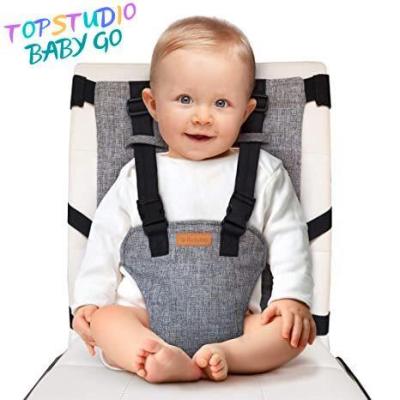 Topstudio BabyGo Travel Harness Seat – แบบพกพา Safety Harness เก้าอี้อุปกรณ์เสริมสำหรับทารกและเด็กวัยหัดเดิน - ผ้าเก้าอี้สูงแบบพกพาสำหรับการเดินทาง - เบาะและเครื่องซักผ้า - สะดวก Baby Travel อุปกรณ์เสริม83006
