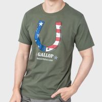 GALLOP : เสื้อยืดผ้าคอตตอนพิมพ์ลาย Graphic Tee รุ่น GT9102 สี Olive green - เขียวขี้ม้า  / ราคาปกติ 790.-