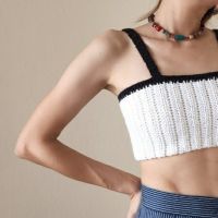 knitneatbkk-BW001 Back Bamboo BW Cropped Top เสื้อครอปถักมือ สีขาว ขอบดำ ด้านหลังเป็นกระดุมไม้ไผ่