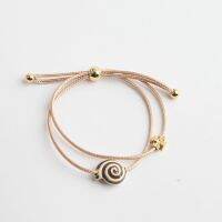 Bracelet สายหนังสีน้ำตาล Enamel Glaze Conch Shell สร้อยข้อมือปรับได้ Women