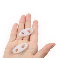 ✜✜ 1Pair Two Hole Toe Separator Gel Foot Fingers Thumb Valgus Protector Bunion Adjuster Hallux Valgus Guard Foot Care Tool