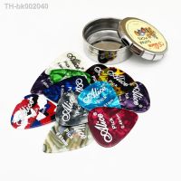 ▲▽♞ 12pcs Alice Guitar Picks and 1 Metal Tin Box Accessories Acoustic Electric Mediator Guitarra Violao 0.46 0.71 0.81 0.96 mm