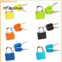 W-AESTHETIC 23mm ขนาดเล็กมินิ เครื่องประดับตกแต่งบ้าน อุปกรณ์สำหรับเดินทาง คละสี กุญแจล็อคกระเป๋าเดินทาง ล็อคกระเป๋าเดินทางขนาดเล็ก พร้อมกุญแจ2ดอก กระเป๋าหนังสือประตูตู้