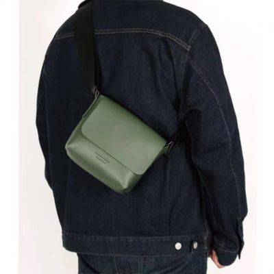 New Messenger Bag Mens Texturized Small Square Bag Womens Shoulder Bag Retro All-Match Chest Bag Mobile Phone Bag 2023