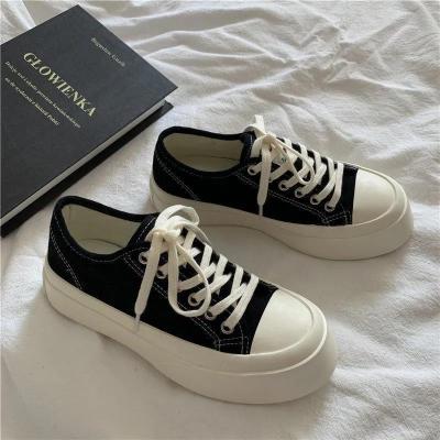 รองเท้าผ้าใบหัวใหญ่ของผู้หญิงฤดูใบไม้ร่วงปี ญี่ปุ่นพื้นหนาอินเทรนย้อนยุคลำลองรองเท้าสีขาวบาง รองเท้าผ้าใบสีขาว