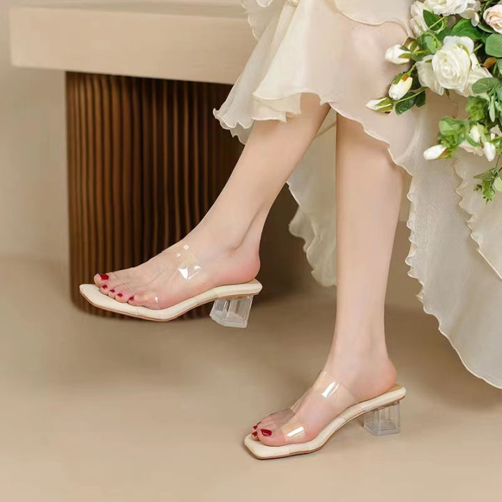 new-style-รองเท้าแตะแฟชั่นผู้หญิง-2023-ใหม่คริสตัลหนาส้นกลางโปร่งใสรองเท้าแตะผู้หญิงลำลองขายส่ง