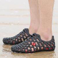 [Ready Stock] Uni Outdoor Waterproof Sandals Ultra Light Non-slip Beach Wading Holes Shoes 555