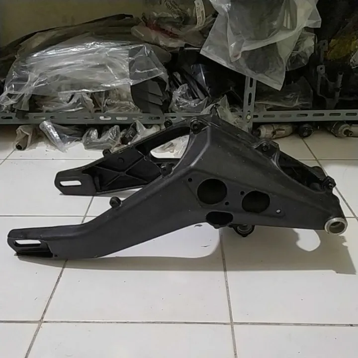 Swing Arm R15 V3 VVA ori Lazada Indonesia