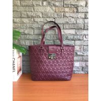 กระเป๋าสะพายทรงช้อปปิ้ง Guess Women’s Shopper Bag