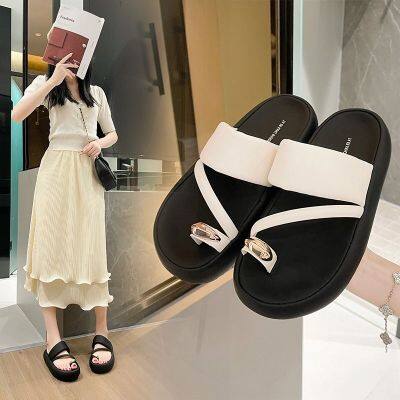 【July】 Slippers summer womens 2023 new niche high-end sandals and slippers thick-soled flip flops