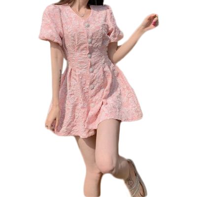 ผู้หญิงพัฟแขนสั้นคอวีปุ่มลง Elegant Mini Swing Dress ภาษาฝรั่งเศสคำ Embossed Floral Cutout เอว A-Line Sundress