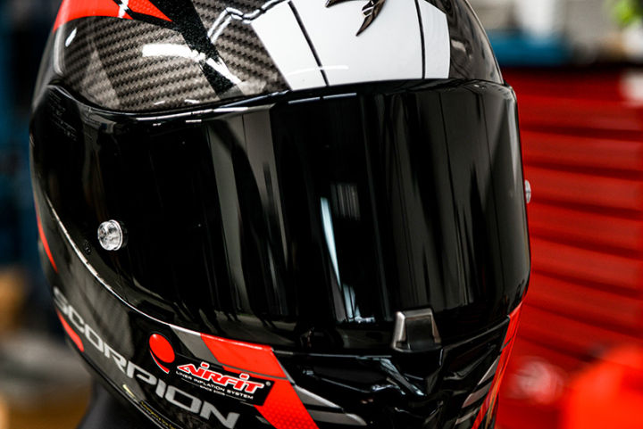 scorpion-exo-r1-air-halley-matt-black-white-หมวกกันน็อคแบรนด์ชั้นนำระดับโลกจากยุโรป-การันตีคุณภาพจากนักแข่งระดับ-moto-gp-wsbk-moto-e-ฯลฯ