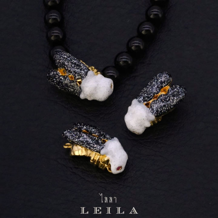 leila-amulets-แมลงภู่คำ-ตาเพชร-รุ่นบังเกิดทรัพย์-สีขาวดำ-พร้อมกำไลหินฟรีตามรูป