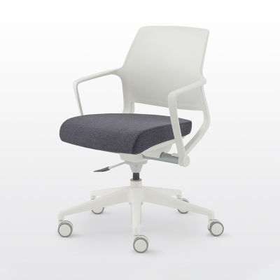 modernform เก้าอี้สำนักงาน รุ่น U40 เฟรมขาว พนักขาว และเบาะหุ้มผ้าสีเทาเข้ม ขาไนลอน
