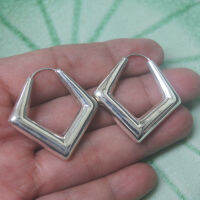 Triangle Earrings nice Thai dangle sterling silver สามเหลี่ยม สวยงาม ตำหูเงินขาวสเตอรลิงซิลเวอรเก้าสองห้าใช้สวยของฝากที่มีคุณค่า ฺชาวต่างชาติชอบมาก