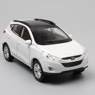 【CC】 1/36 Scale Tucson Crossover SUV Cars Vehicles Diecast Pull Back Miniature Boys Hobby