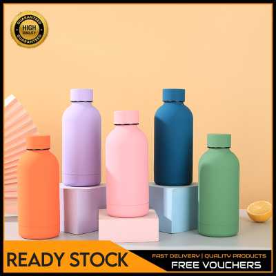 【ซื้อหนึ่งแถมหนึ่งฟรี】500Ml 304สแตนเลสปราศจาก Bpa กระติกน้ำร้อนกลางแจ้งขวดน้ำ Pinkycolor สียางร้อนถ้วยกระติก