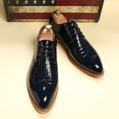 รองเท้าแฟชั่นรองเท้าสำนักงานสำหรับรองเท้าลำลองผู้ชายรองเท้าหนังนิ่ม Sepatu Pantofel Kulit ระบายอากาศได้ดีสวมใส่สบายแบบสวมบน2023