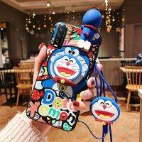 Doraemon สำหรับ VIVO Y22 Y22S Y16 Y35 2022 Y01 Y02S V25 V25E Y21T Y33T Y76 5G Y76S Y74S Y12s Y20 Y20s Y20i Y1s Y15s 2021 Y15A Y91C Y15 Y12 Y12i Y11 Y17 Y12A Y20s G Y51 2020 Y3s Y21 Y21s Y33s Y19 Doraemon 3D Stand Holder ฝาครอบสายคล้องคอซิลิโคนอ่อนนุ่ม