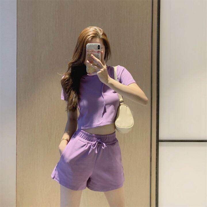 ชุดกางเกงขาสั้นสองชิ้นสตรีฤดูร้อนแขนสั้นและขากว้าง