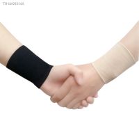 ☒﹊☒ Sports Elastic Wristband Breathable Compression Sprained Wrist Support Band Wraps Fitness Portable Accessories