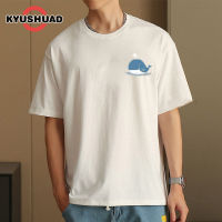 KYUSHUAD เสื้อยืดแขนสั้นผู้ชายคอกลมสลิมนักเรียนเลกกิ้งบาง ๆ พิมพ์ลายเกาหลีด้านบนผู้ชาย