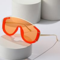 Vintage Siamese One Piece Lens Sunglasses Women Men Fashion Luxury Brand Designer Travel Oversized Sun Glasses Popular Shades