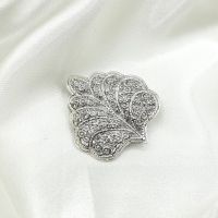 เข็มกลัดเงินรูปใบโพธิ์ ตอกลายดอกพิกุล เงินแท้ 925 : 925 Sterling Silver Brooch [ASPP0112]