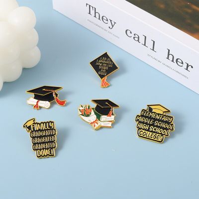 Bachelor Cap Hat Flower Enamel Pins Graduation Season Brooches Shirt Lapel Badges Jewelry Gift for High School College Students