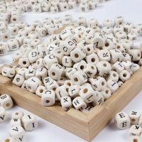 50-200Pcs/Lot 8mm 10mm Square Wooden Alphabet Letter Number Diy Beads Baby Smooth Teether For Jewelry Making Accessories Wall Chargers