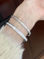 Vivienne Westwood High-end Light luxury ultra-shiny diamond white mother-of-pearl bracelet for women titanium steel high-end imitation shell silver bracelet jewelry light luxury bracelet