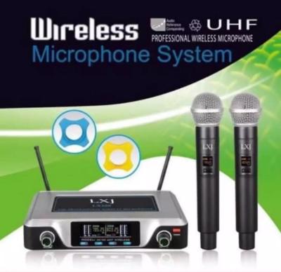 SHENGshop ไมค์โครโฟนไร้สาย ไมค์ลอยคู่ UHF wireless microphone dual channal professional l มีกระเป๋าหิ้ว ยางกันกระแทกไมโครโฟนLXJ- LX200