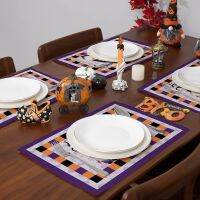 Happy Halloween Purple Gnome Placemats ชุด4 Placemats ลายสก๊อตสำหรับเสื่อโต๊ะรับประทานอาหารสำหรับตกแต่งปาร์ตี้วันหยุด12X18นิ้ว